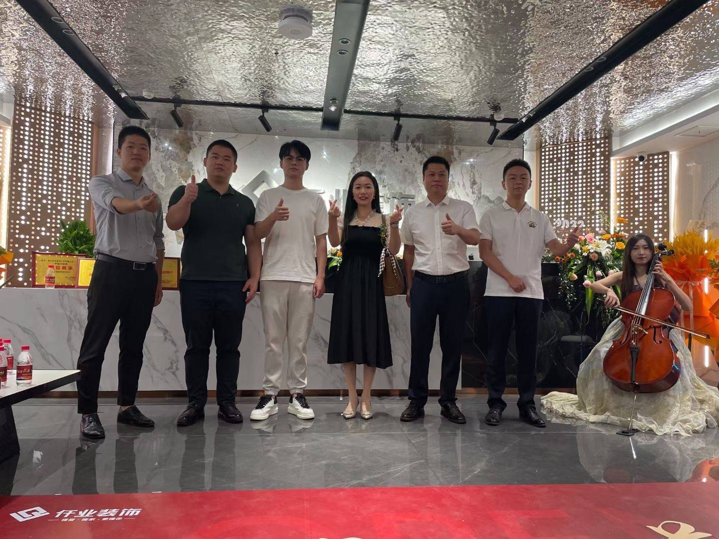武漢易天時代負責人謝志高（左一）出席本次慶典